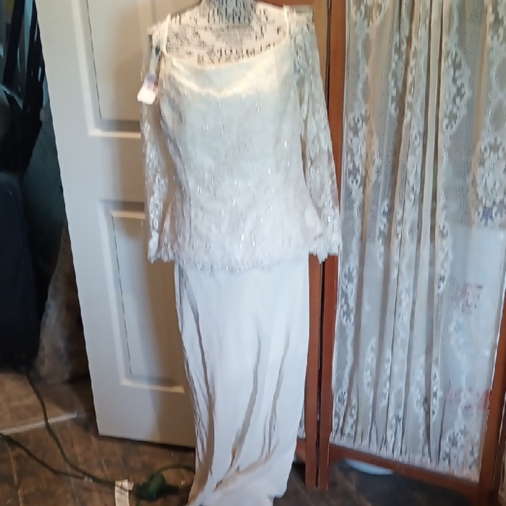 Avanti Cream Wedding Dress